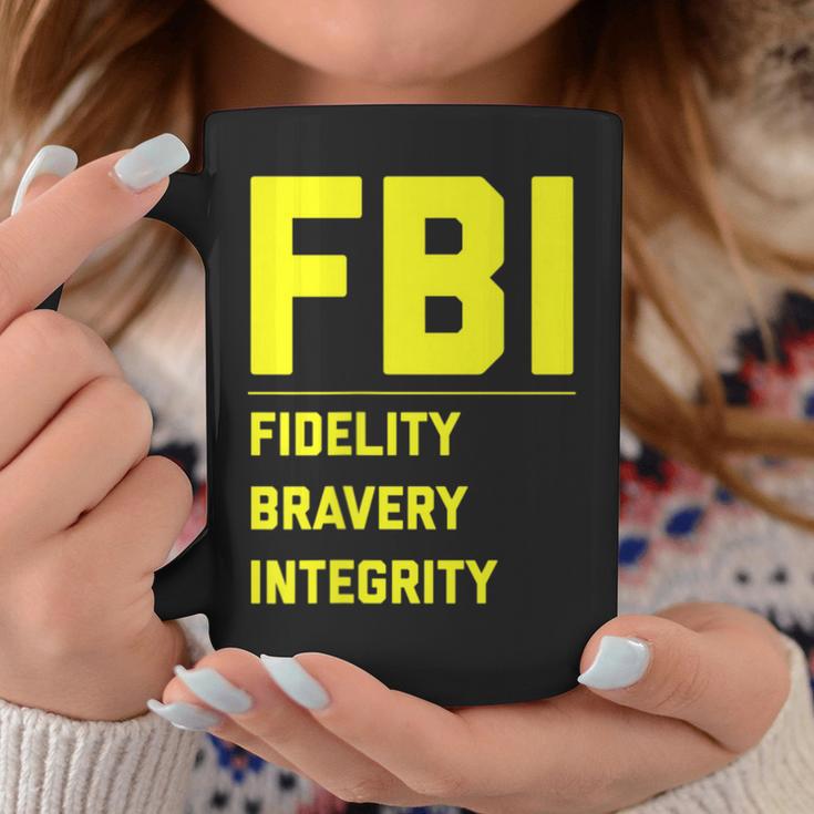 Fbi Motto 「Fidelity Bravery Integrity」 法執行機関 コーヒーマグ 面白い贈り物
