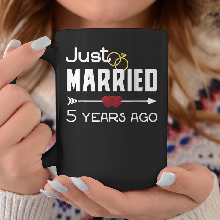 Just Married 5年前シャツ 結婚5周年記念 コーヒーマグ 面白い贈り物