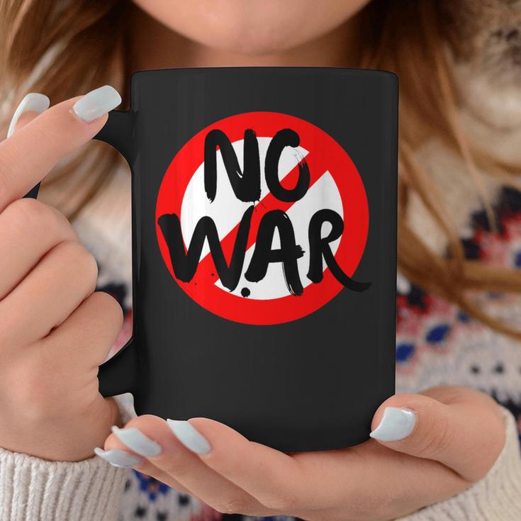 No War、アンチウォーデーストップサイン、スプレーペイント、No War。 コーヒーマグ 面白い贈り物