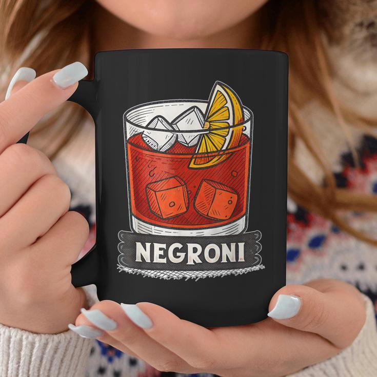 クラシックなネグローニカクテルイラスト、オレンジスライス。 コーヒーマグ 面白い贈り物