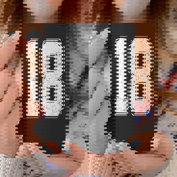 番号18シャツ、番号付き ヴィンテージ 18歳の誕生日 コーヒーマグ 面白い贈り物