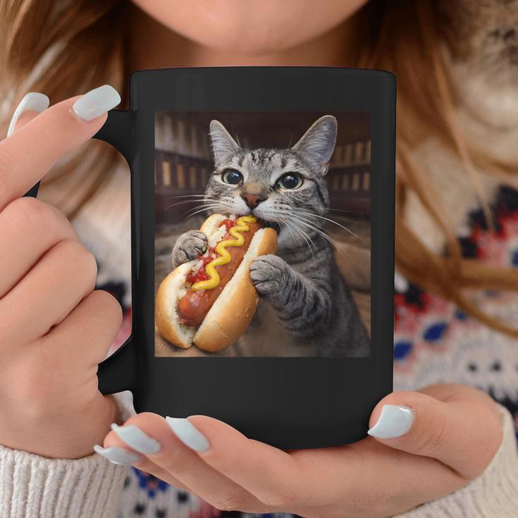 面白い猫を食べるホットドッグtシャツ リアルなタビーキャットフード ユーモア コーヒーマグ 面白い贈り物