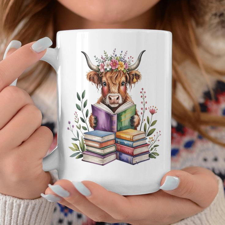 Cute Highland Cow Library Bookworm Librarian Books Reading Graphic Print Coffee Mug Unique Gifts