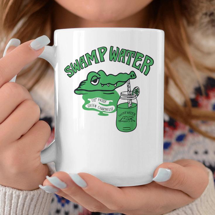 かわいいワニのクロコダイルグラフィックジャングルtシャツtシャツ コーヒーマグ 面白い贈り物