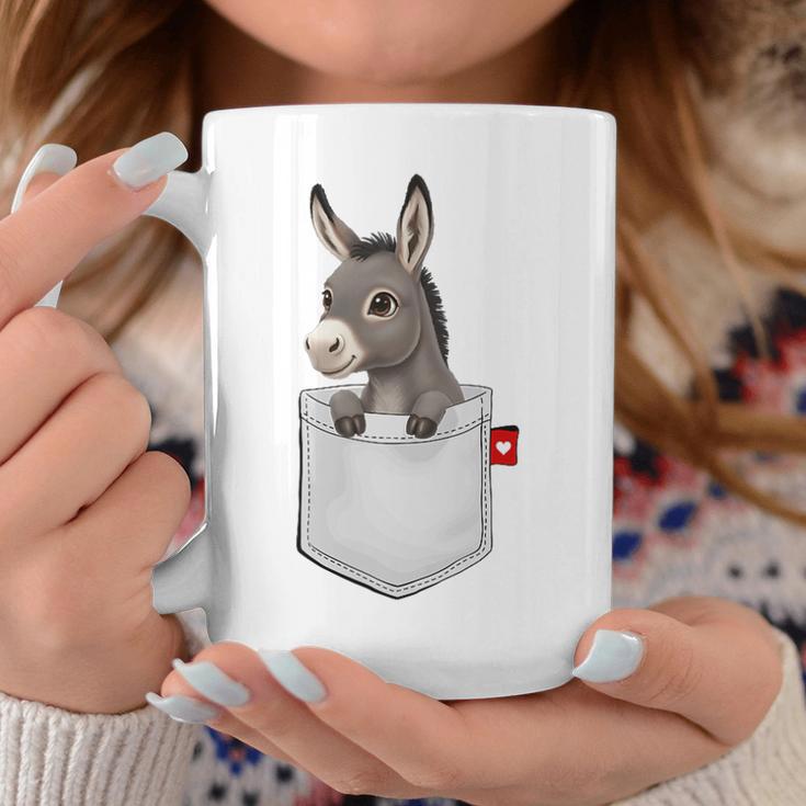 ポケットの中のロバのぞくかわいい動物のロバ コーヒーマグ 面白い贈り物