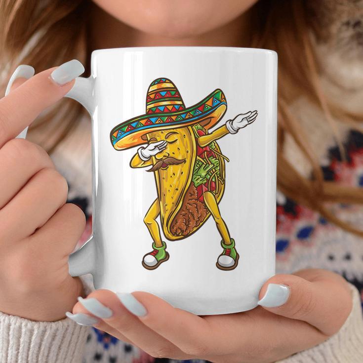 メキシコのタコスをダビングする Cinco De Mayo コーヒーマグ 面白い贈り物