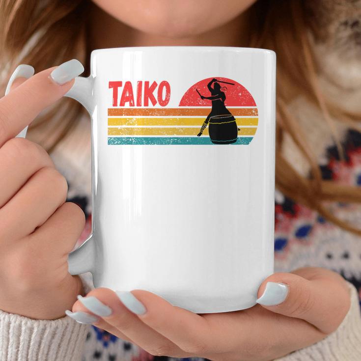 ヴィンテージサンセット太鼓ドラマー コーヒーマグ 面白い贈り物