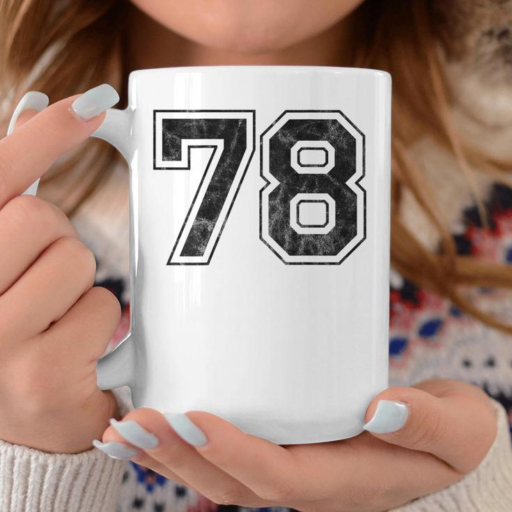 背中に78番。 コーヒーマグ 面白い贈り物