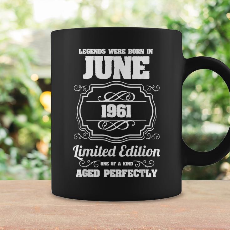 1961年6月生まれのレジェンドたち 60歳の誕生日 コーヒーマグ ギフトのアイデア