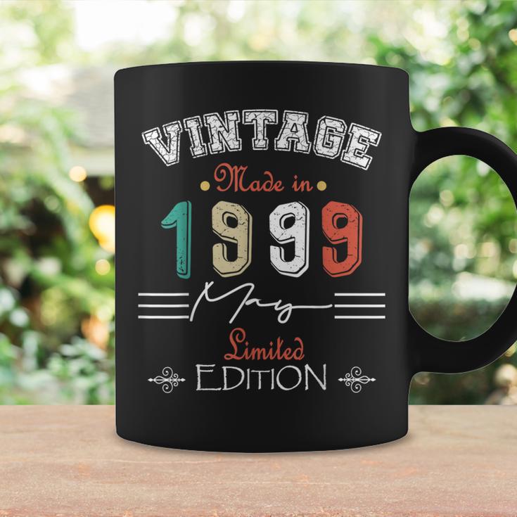 1999年5月生まれ ヴィンテージ Happy Birthday 25歳 コーヒーマグ ギフトのアイデア