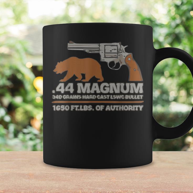 44マグナム ビッグボアハンティングリボルバー、ベアアウトドアトレイルtシャツ コーヒーマグ ギフトのアイデア