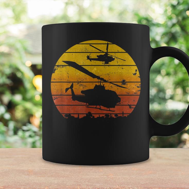 Ah-1Ziper Attack ヘリコプター イラク砂漠 サンライズ ビンテージ コーヒーマグ ギフトのアイデア