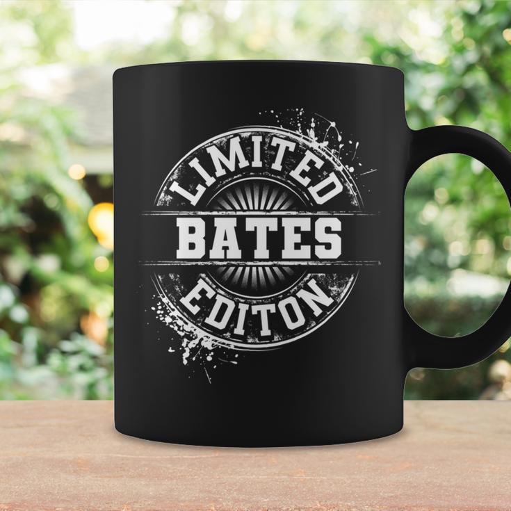 Bates 面白い 苗字 ファミリーツリー 誕生日 同窓会 ギフトアイデア 長袖tシャツ コーヒーマグ ギフトのアイデア
