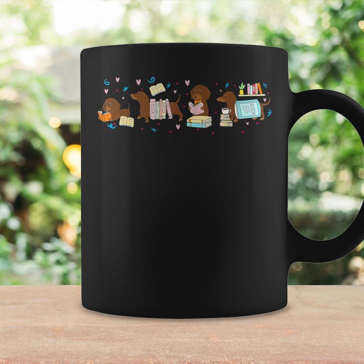 Cute Dachshund Book Reading Wiener Dog Bookish Librarian Graphic Print Coffee Mug Gifts ideas