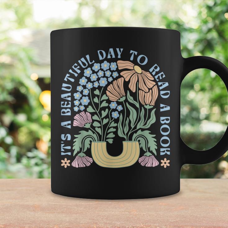 It's A Beautiful Day To Read A Book Librarian Book Lover Graphic Print Coffee Mug Gifts ideas
