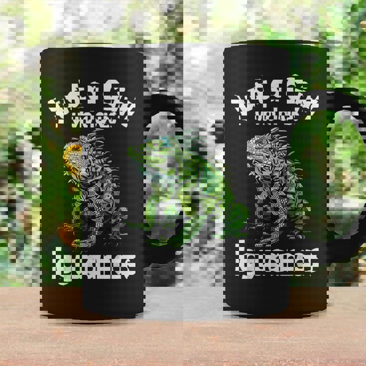 Just A Girl Who Loves イグアナ コーヒーマグ ギフトのアイデア