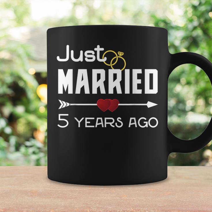 Just Married 5年前シャツ 結婚5周年記念 コーヒーマグ ギフトのアイデア