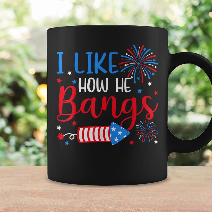 I Like How He Bangs マッチング カップル 4Th Of July 花火 コーヒーマグ ギフトのアイデア