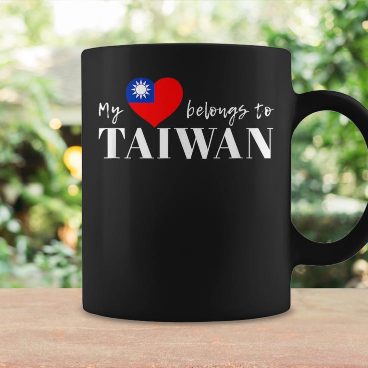 I Love Taiwan 国旗 台湾 台湾 プライド Roc 台北 ハート コーヒーマグ ギフトのアイデア