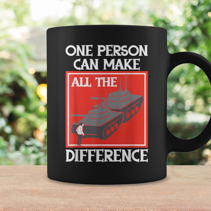 One Person Can Make A Difference Tiananmen タンクマン コーヒーマグ ギフトのアイデア