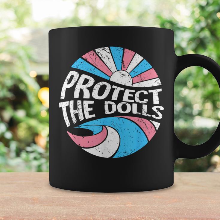 Protect The Dolls、トランスジェンダーlgbt、トランスジェンダーの権利 コーヒーマグ ギフトのアイデア