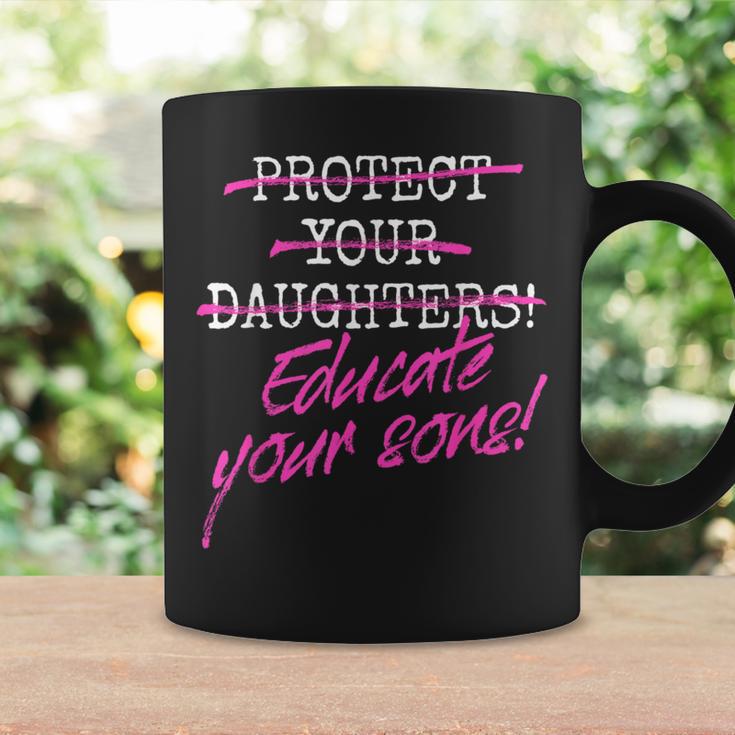 Protect Your Daughters 娘を守るために 息子を教育するために フェミニズムを理解するために コーヒーマグ ギフトのアイデア