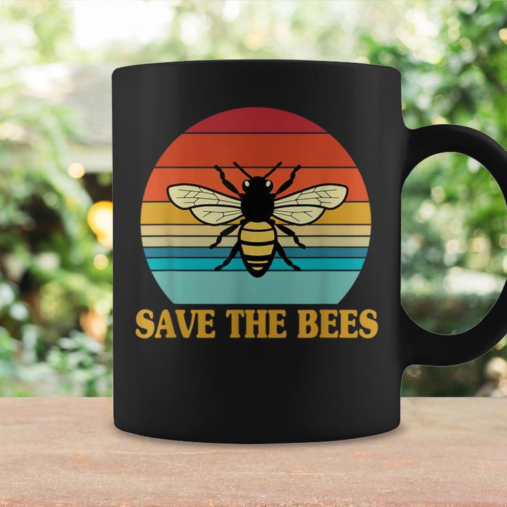 Save The Bees レトロスタイル 気候変動ave The Queen コーヒーマグ ギフトのアイデア