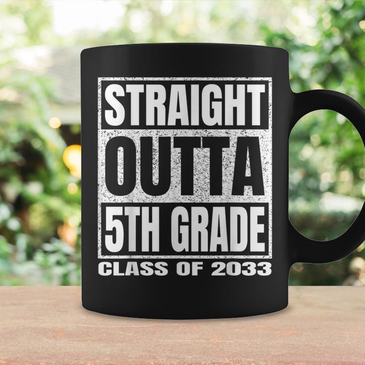Straight Outta 5Th Gradechool Graduation Class Of 2033 コーヒーマグ ギフトのアイデア