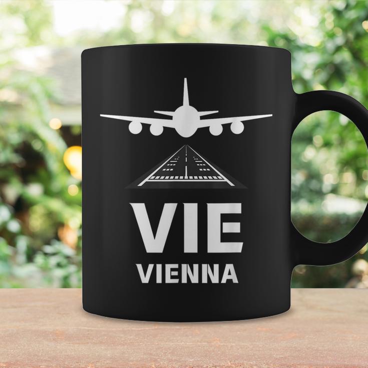 Vie 空港 ウィーン オーストリア 飛行機 滑走路に着陸 コーヒーマグ ギフトのアイデア