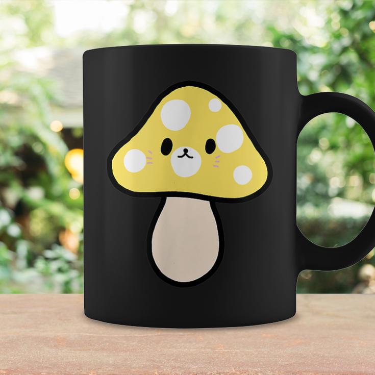 かわいい黄色のキノコ コーヒーマグ ギフトのアイデア