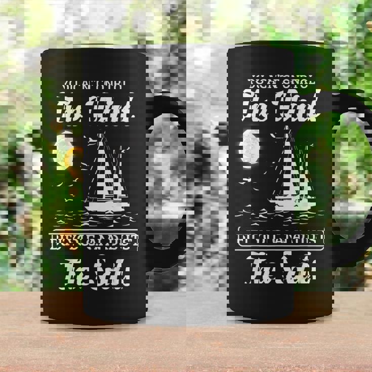 インスピレーションを与えるセーリングの引用句 航海風と帆のデザイン。 コーヒーマグ ギフトのアイデア