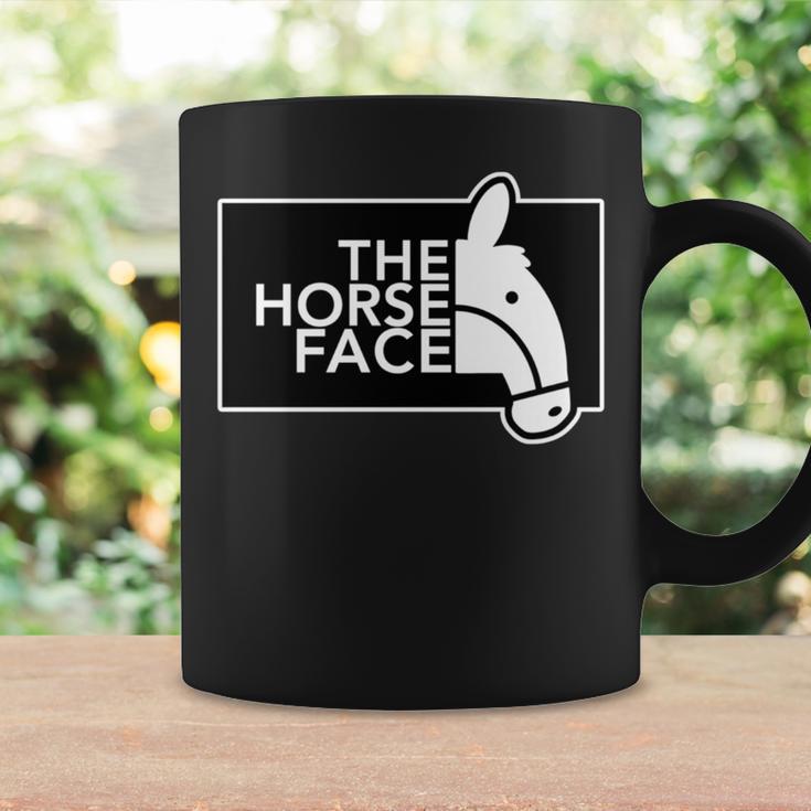 ザ・ホース・フェイス The Horse Face 午年 馬【十二支 干支】2026年 ブランド パロディ 長袖tシャツ コーヒーマグ ギフトのアイデア