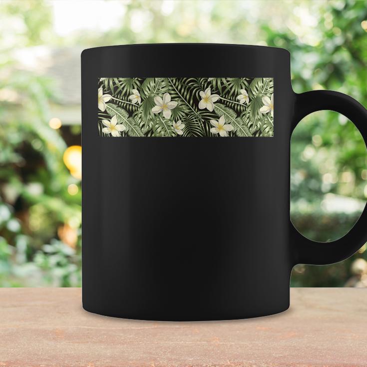 トロピカル プルメリア 花 植物 ヤシの葉 モンステラ ハワイアン アイランド サマー ハワイ 旅行 フラワー ビーチ コーヒーマグ ギフトのアイデア