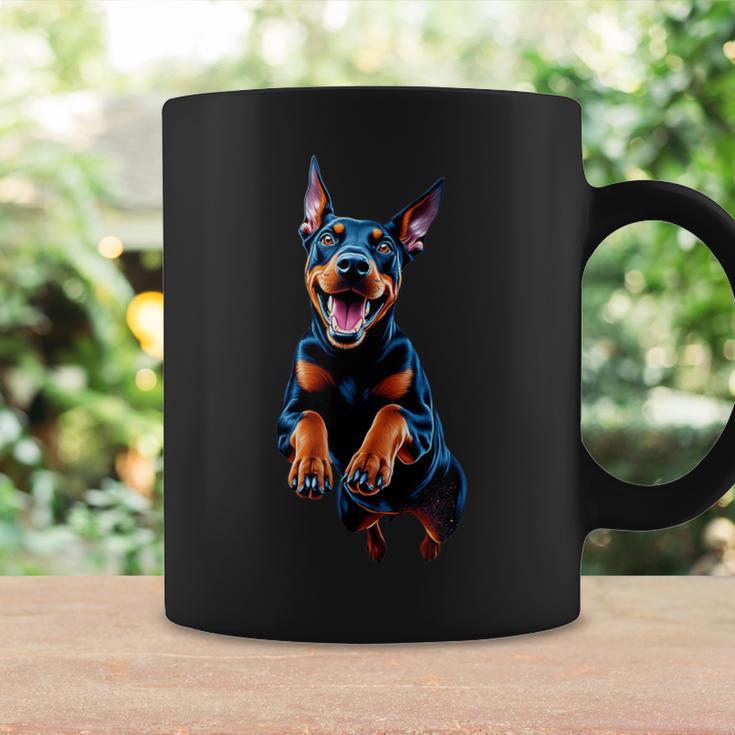 ドーベルマン 犬好きのジャンピングデザイン かわいい 面白い ドーベルマン コーヒーマグ ギフトのアイデア