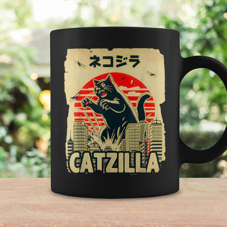 レトロキャットジラtシャツ 陽気な子猫と猫のビンテージポスター コーヒーマグ ギフトのアイデア