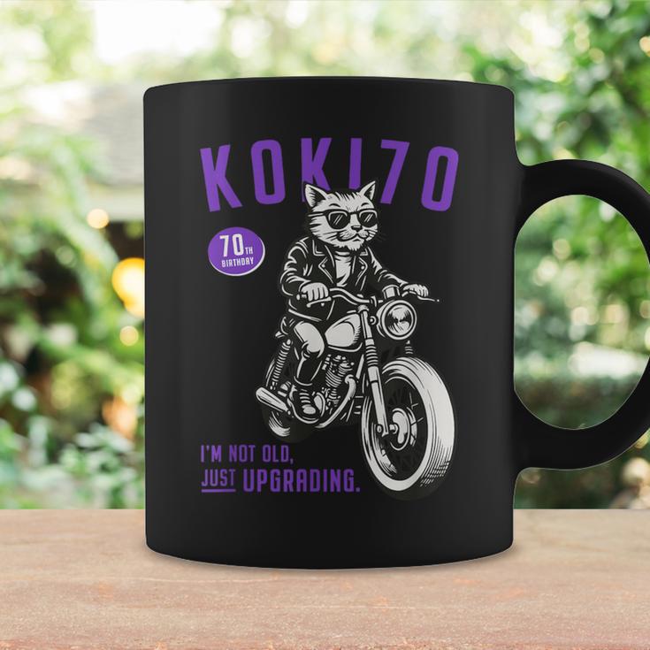 古希祝い バイク好き 猫好き 父 男性 クラシックバイク 70歳 I'm Not Old Just Upgrading コーヒーマグ ギフトのアイデア