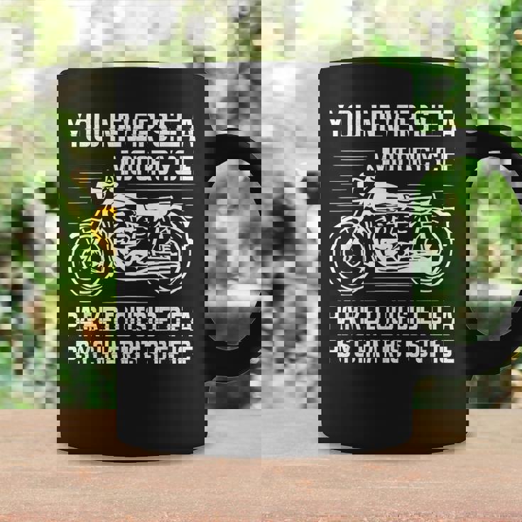 精神科医の外にバイクが停まっているのを見たことはありません コーヒーマグ ギフトのアイデア