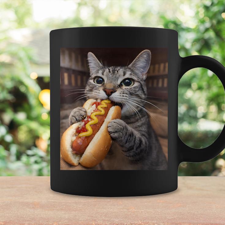 面白い猫を食べるホットドッグtシャツ リアルなタビーキャットフード ユーモア コーヒーマグ ギフトのアイデア