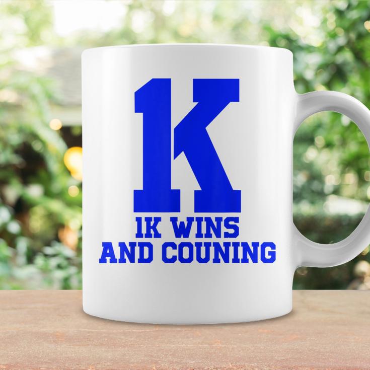 1Kコーチkボールドが勝ち、数え切れないほどのバスケットボール コーヒーマグ ギフトのアイデア