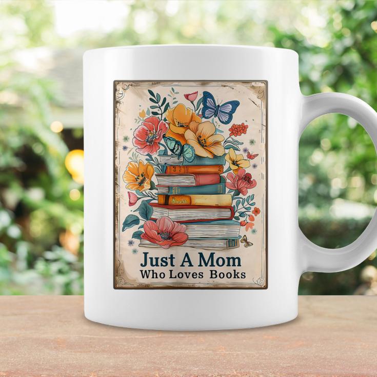 Just A Mom Who Loves Books Vintage Bookish Reader Graphic Print Coffee Mug Gifts ideas