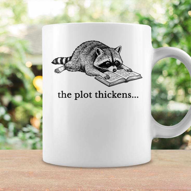 The Plot Thickens Raccoon Reading Book Bookish Graphic Print Coffee Mug Gifts ideas