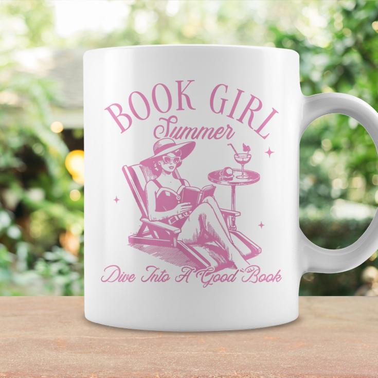 Retro Book Girl Summer Beach Vacation For Book Lover Graphic Print Coffee Mug Gifts ideas