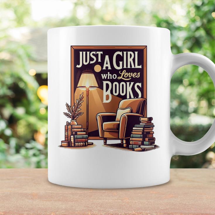 Vintage Just A Girl Who Loves Books Retro Bookworm Reader Graphic Print Coffee Mug Gifts ideas