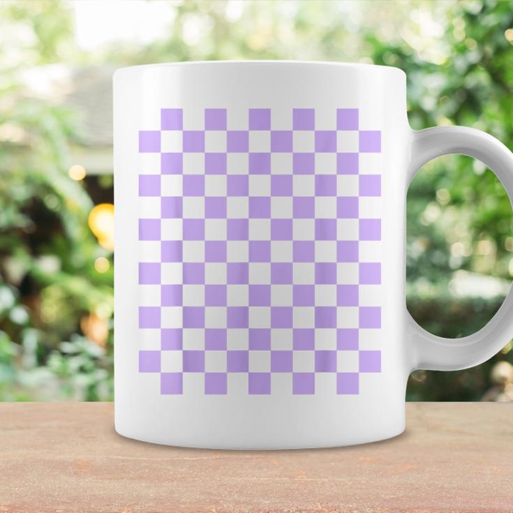 パープルラベンダーチェッカーボード コーヒーマグ ギフトのアイデア