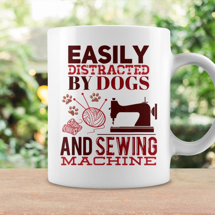 犬やミシンに気を取られやすい おもしろ裁縫 コーヒーマグ ギフトのアイデア