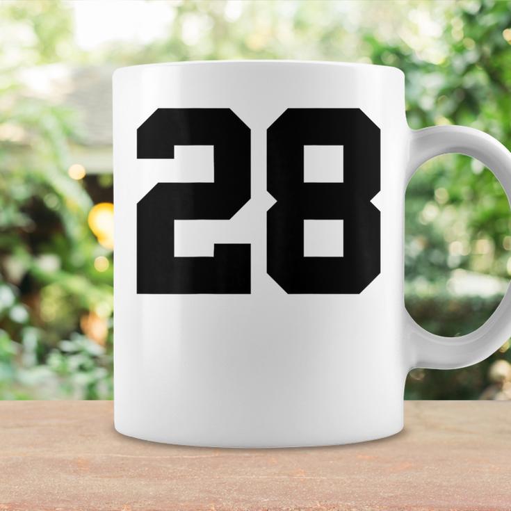 番号28 背面 スポーツチームジャージ番号 コーヒーマグ ギフトのアイデア
