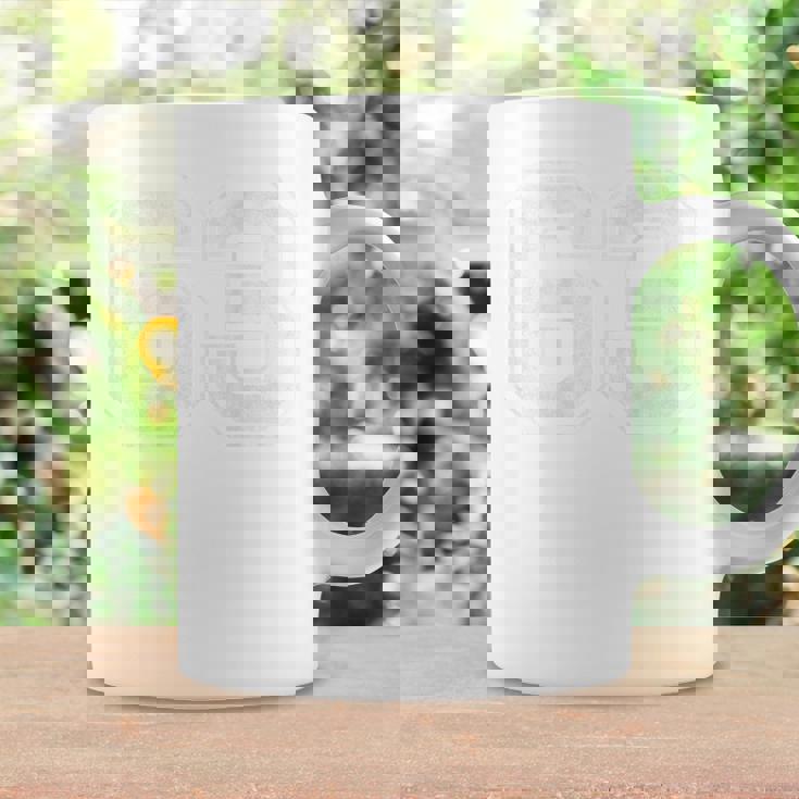 背面に63番。 コーヒーマグ ギフトのアイデア