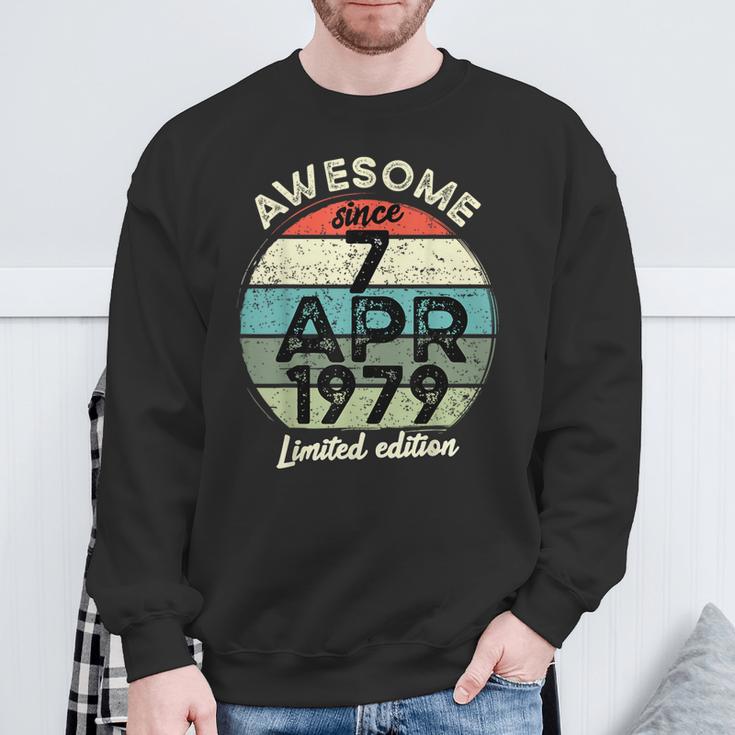 1979年4月7日 45歳の誕生日 45歳 2024年 誕生日 スウェットシャツ 高齢者への贈り物
