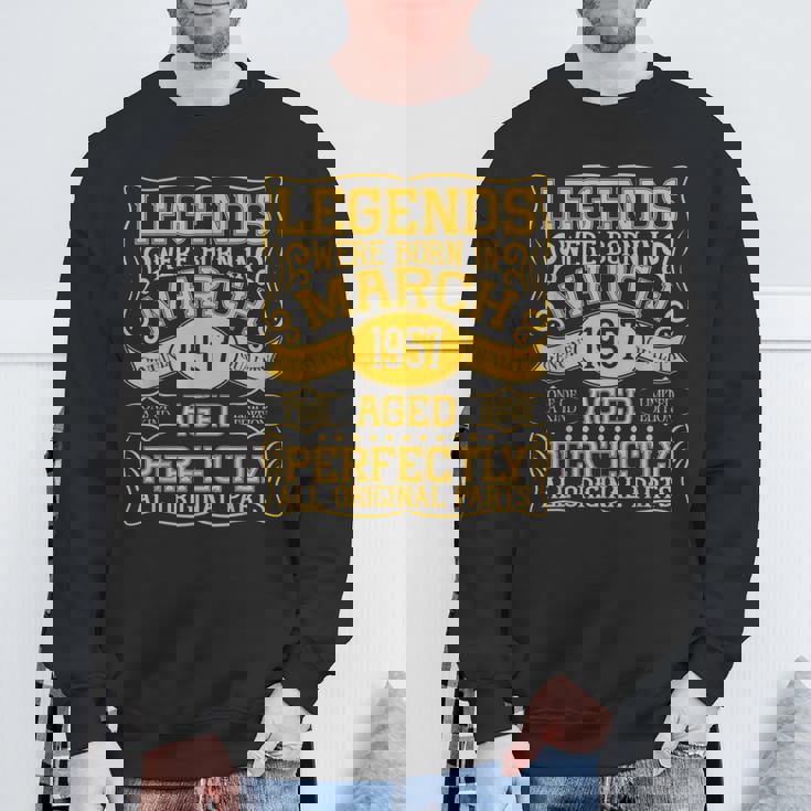 69歳の誕生日伝説は1957年3月に誕生しました。 スウェットシャツ 高齢者への贈り物
