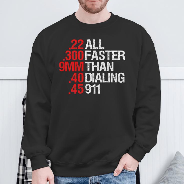 All Faster Than Dialing 911 ガン愛好家 スウェットシャツ 高齢者への贈り物